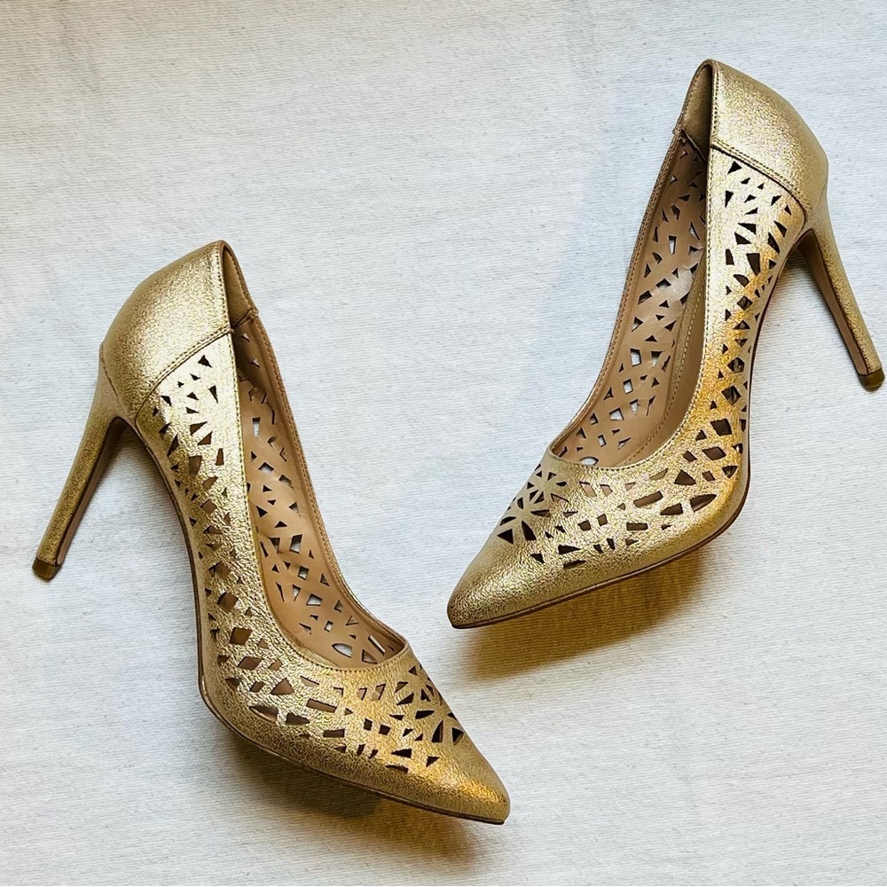 BCBGeneration size 9 gold heels.  Never worn.